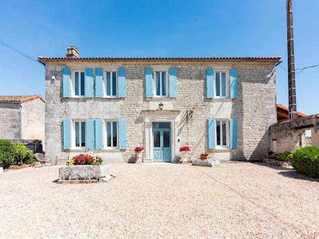 Château vente à Bouteville, Charente