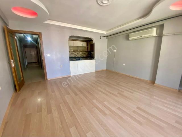 Karabağlar, İzmir içerisinde kiralık mülk