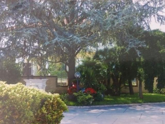 Villa Indipendente in vendita a Manoppello, Abruzzo