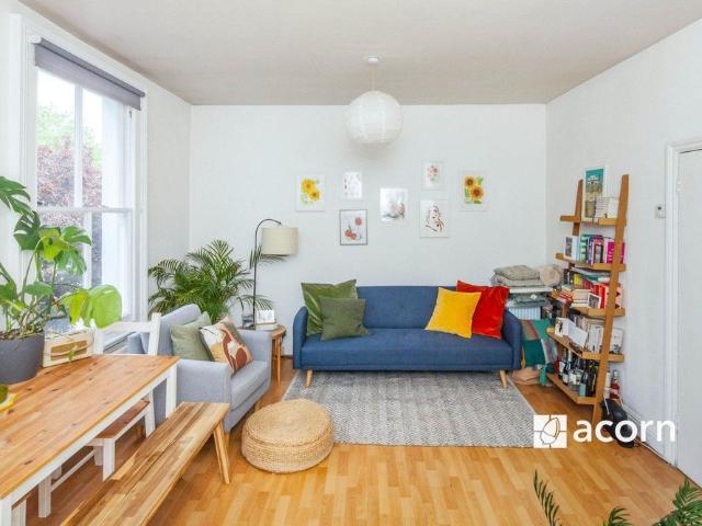 House for rent in London Borough of Lewisham, Cat Hill