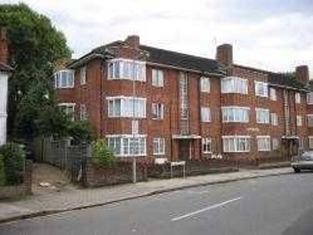 Apartment for rent in Greenhill, Greater London