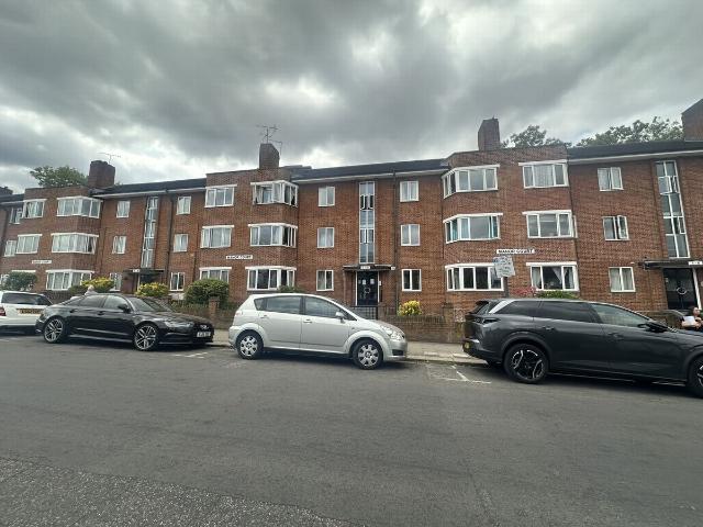 Studio for rent in Greenhill, Greater London