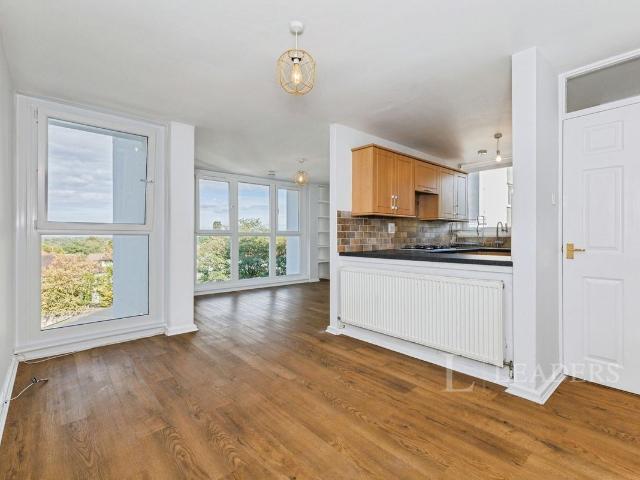 Apartment for rent in Weybridge, Elmbridge