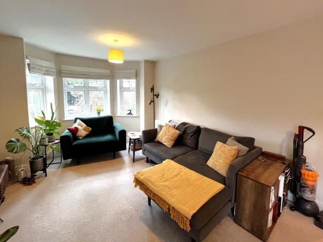 Apartment for rent in Woking, Surrey