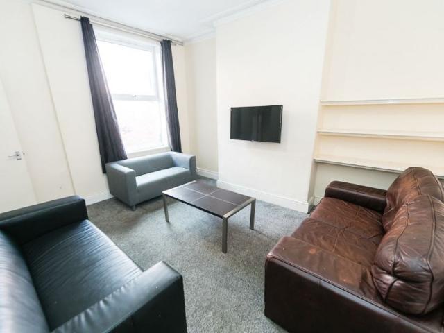 House for rent in Hyde Park, West Yorkshire