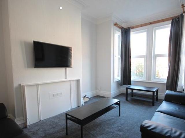 House for rent in Hyde Park, West Yorkshire