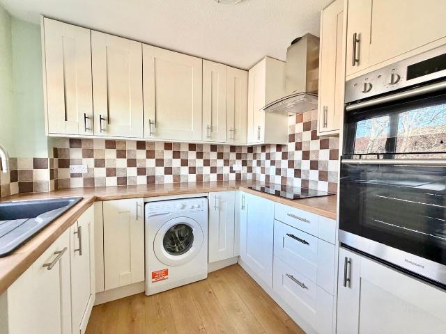 Apartment for rent in Roffey, Horsham