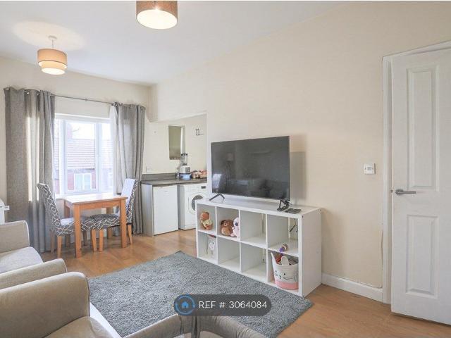 Apartment for rent in Gledhow Park, Leeds