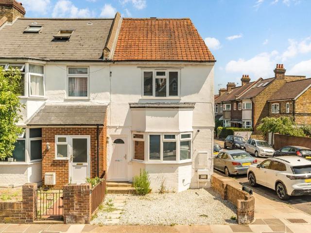 Apartment for rent in North Sheen, Greater London