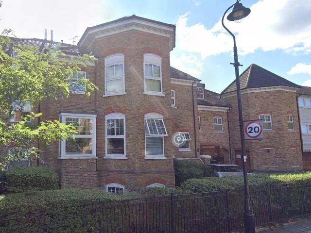 House for rent in London Borough of Ealing, Greater London