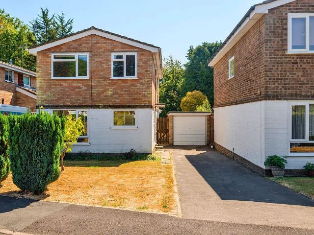 House for rent in Fole, Surrey