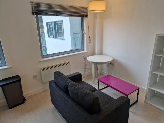 Studio for rent in Holbeck, West Yorkshire