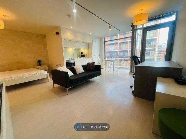 Studio for rent in Holbeck Urban Village, Leeds
