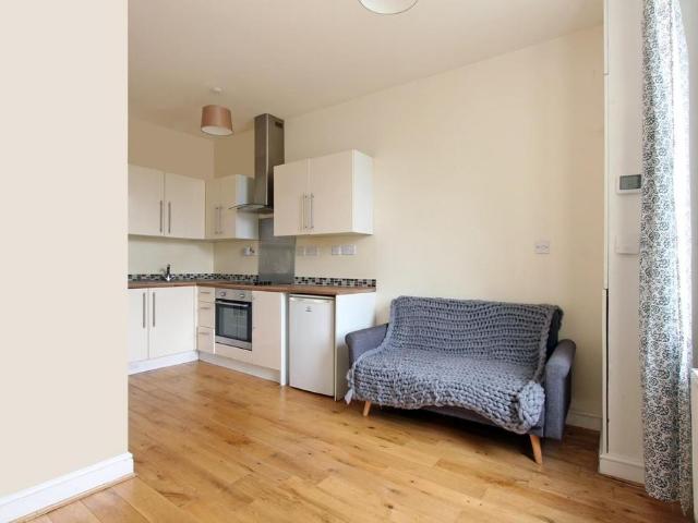 Apartment for rent in London Borough of Lewisham, Forest Hill