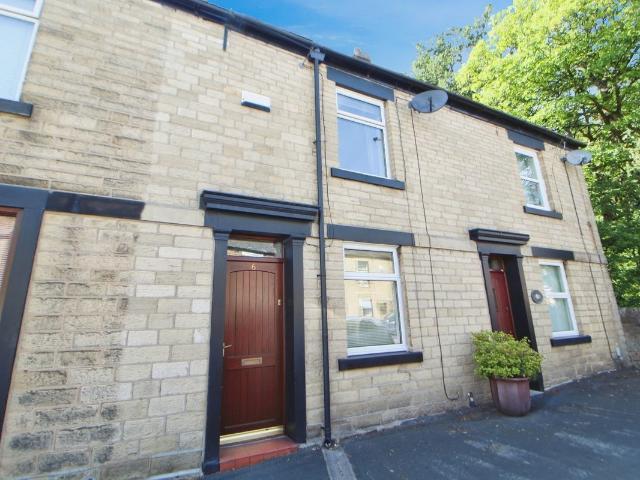 House for rent in Charlesworth