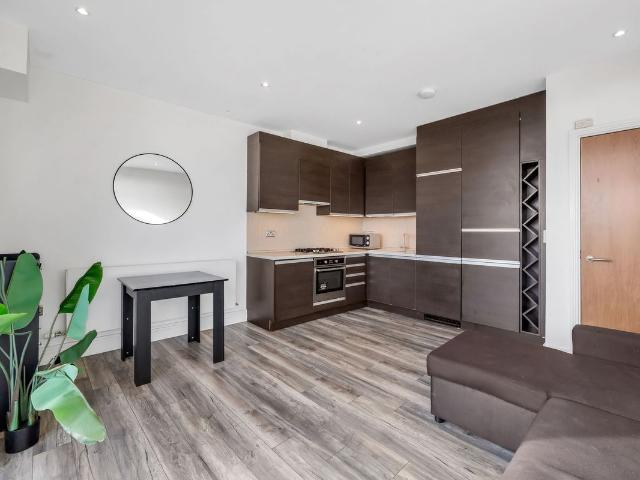 House for rent in Harlesden, Greater London