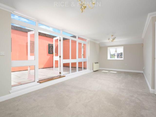 Apartment for rent in Elmbridge, Surrey