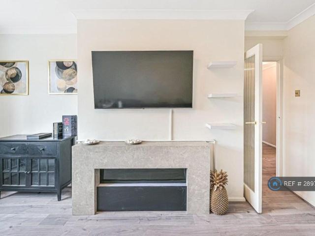 Apartment for rent in High Barnet, Isle Of Man