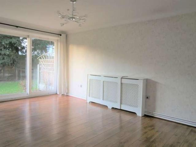 Apartment for rent in Gidea Park, Greater London