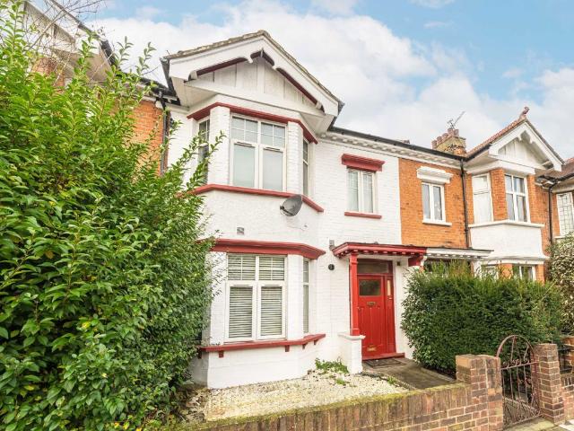 Apartment for rent in North Sheen, Greater London