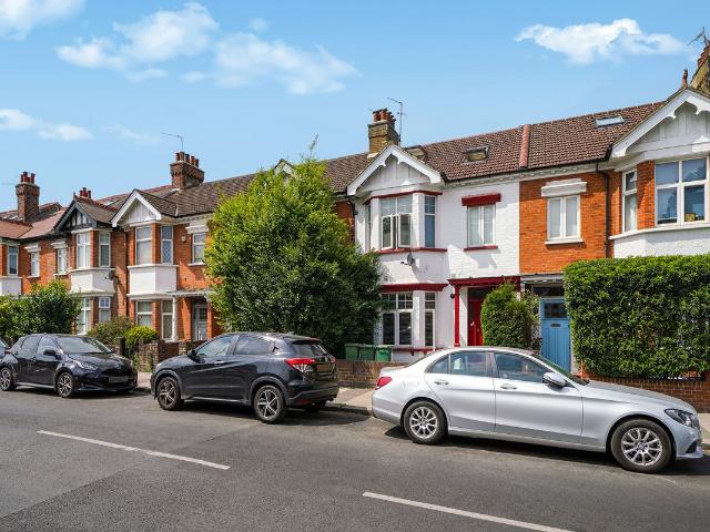 Apartment for rent in North Sheen, Greater London