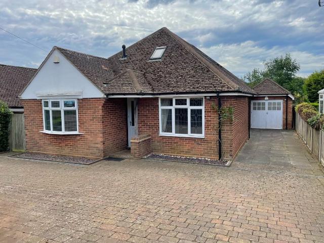 Apartment for rent in Five Acres, Hertfordshire