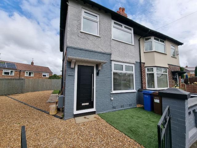House for rent in Brinnington, Greater Manchester