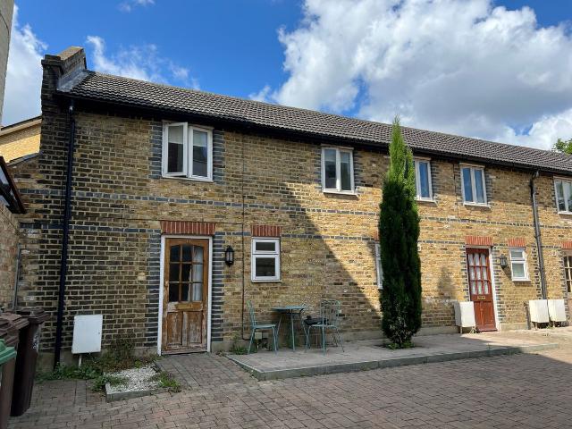 Apartment for rent in London Borough of Sutton, Greater London