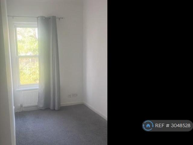 House for rent in London Borough of Sutton, Greater London