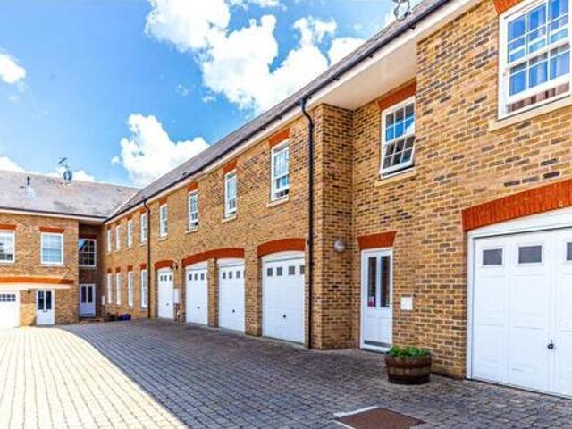 House for sale in Ashlyns Estate, Pouchen End