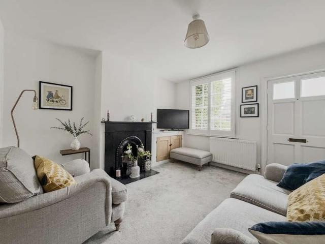 House for rent in Ashlyns Estate, Pouchen End