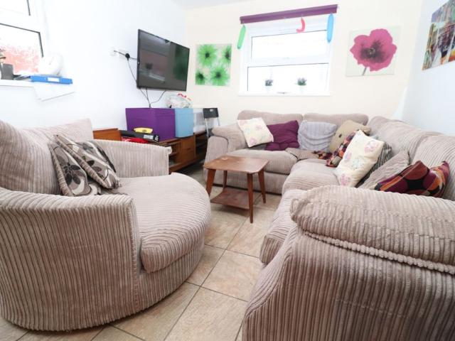 House for rent in The Colonies, Cardiff