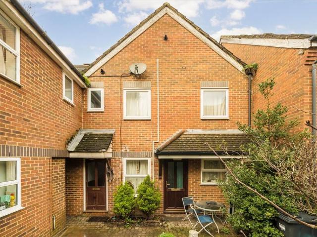 House for rent in London Borough of Hounslow, Greater London