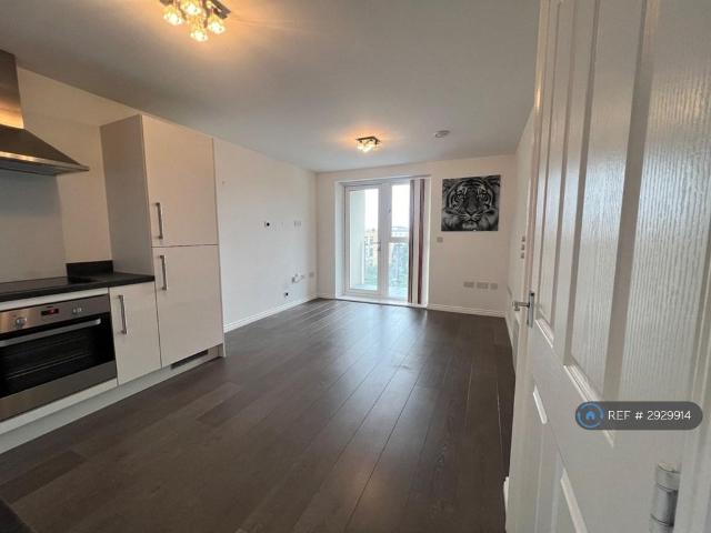Apartment for rent in Elstree and Borehamwood, Borehamwood