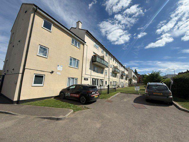 Apartment for rent in Elstree and Borehamwood, Borehamwood