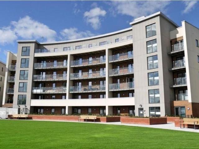 Apartment for rent in Elstree and Borehamwood, Borehamwood
