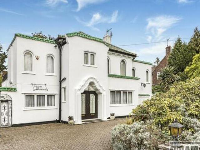 House for sale in Potters Bar, Hertfordshire
