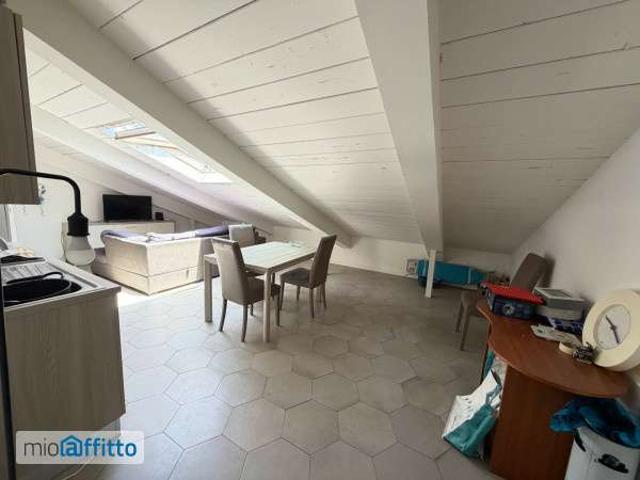 Appartamento in affitto a Municipalità 4, Campania