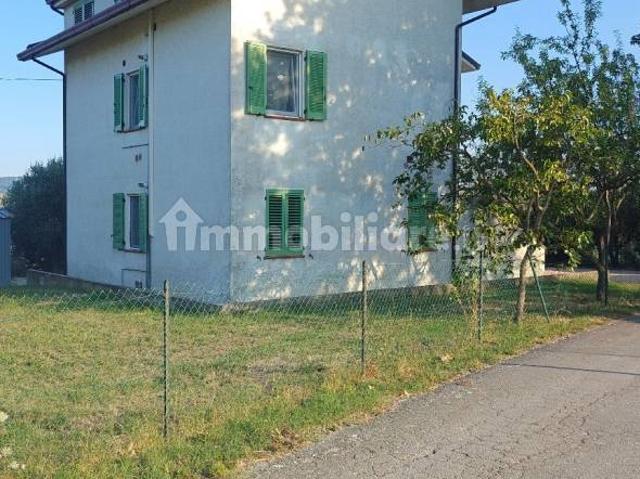 Villa Indipendente in affitto a Montone I, Marche