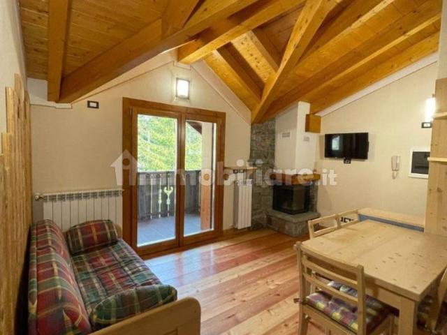 Villa Indipendente in affitto a Comunità montana della valle Camonica, Corteno Golgi
