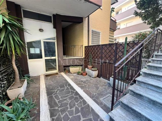 Attico in vendita a Tomba di Nerone, Roma