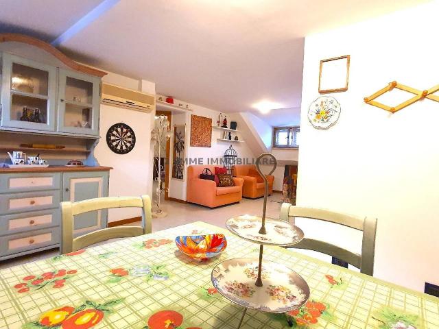 Attico in vendita a Brecciarolo, Marche