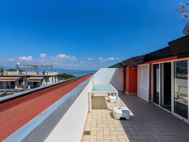 Attico in vendita a Colombare, Sirmione