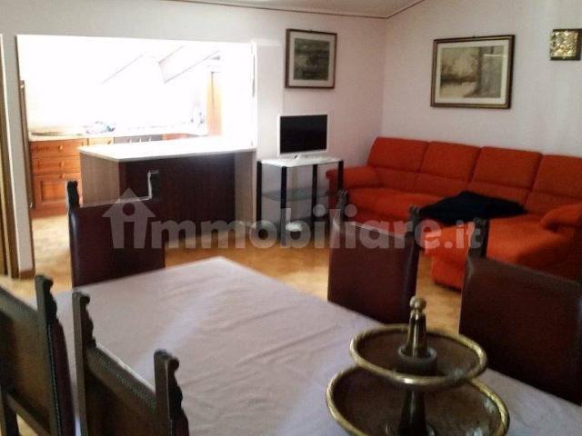 Villa Indipendente in affitto a Appennino Reggiano, Re