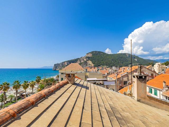 Villa Indipendente in affitto a Finalmarina, Finale Ligure