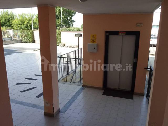 Villa Indipendente in affitto a Unione dei Comuni I Fontanili, Rosate