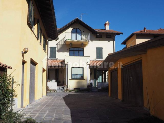 Villa Indipendente in affitto a Busto Garolfo, Lombardia