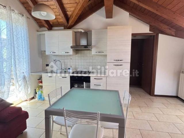Villa Indipendente in affitto a Unione dei comuni del Medio Verbano, Leggiuno