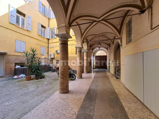 Villa Indipendente in affitto a Centro Storico, Modena