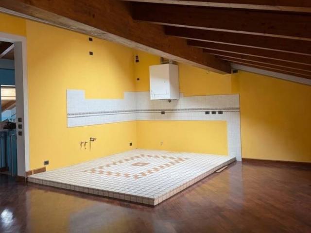 Villa Indipendente in affitto a Carpenedolo, Brescia